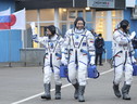 A bordo della Souyz Yusaku Maezawa e Yozo Hirano prima del lancio (ANSA)
