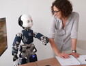 Agnieszka Wykowska lavora all’Iit con il robot umanoide iCub (Fonte: Istituto Italiano di Tecnologia - IIT) (ANSA)