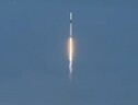 Il lancio del Falcon 9 che porta in orbita la navetta Crew 5 (fonte: NASA TV) (ANSA)