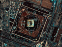 Lo stadio Al Bayt, che ospiterà la partita inaugurale della Coppa del Mondo di calcio, fotografato dai satelliti italiani CosmoSkyMed di seconda generazione (fonte:  ASI. Processata e distributa da e-GEOS) (ANSA)