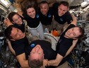 I sette astronauti a bordo della Stazione Spaziale Internazionale (fonte: NASA) (ANSA)
