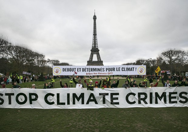 Paris Climate Crimes © Ansa