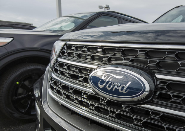 Ford to electrify all passenger vehicles © EPA