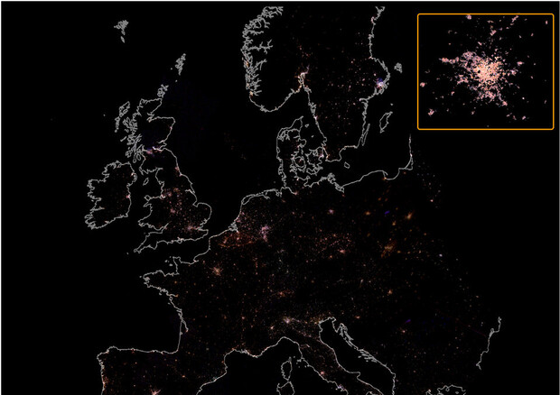 Mappa a colori dell'Europa di notte (Fonte: ESA/NASA/A. Sánchez de Miguel) © Ansa