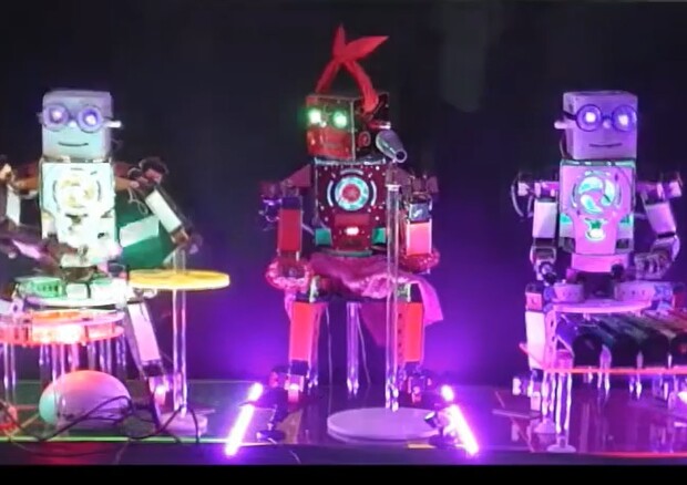 La band dei minirobot presentata alla Maker Faire (fonte: Tetsuji Katsuda da YouTube) © Ansa
