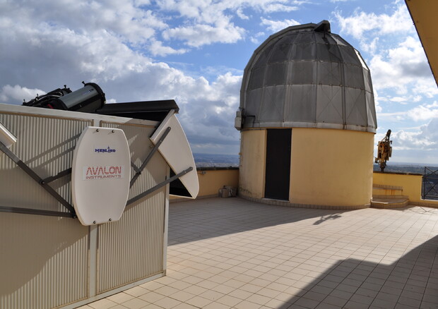 Il telescopio SAMM sulla terrazza della sede dell'INAF a Roma (fonte: INAF) © ANSA