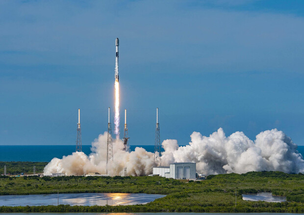 Il razzo Falcon 9 durante il lancio avvenuto sabato 14 maggio (Fonte: SpaceX) © Ansa
