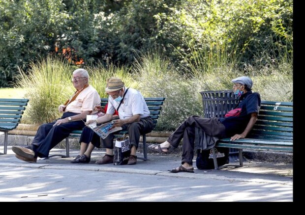 Anziani in una foto d'archivio © Ansa