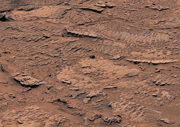 Su Marte scoperte le tracce delle onde di antichi laghi (fonte: NASA/JPL-Caltech/MSSS) © Ansa