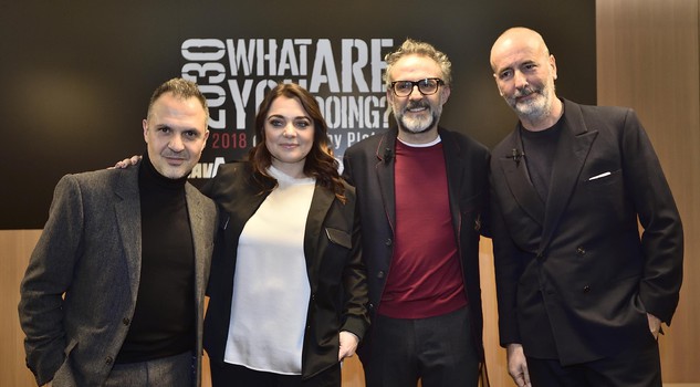 Da sinistra, il fotografo inglese Platon Antoniou, Francesca Lavazza, lo chef Massimo Bottura e Michele Mariani