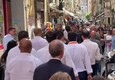 Elezioni, Di Maio fra i cittadini in centro a Napoli (ANSA)
