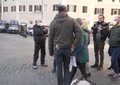 Quirinale, Sara Cunial vuole votare al drive in: protesta a Montecitorio