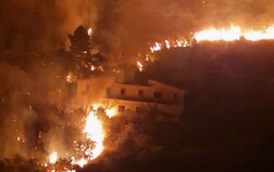 Incendio avvolge ville nel Palermitano, intervento Canadair