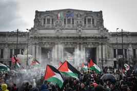 In migliaia al corteo pro Palestina a Milano