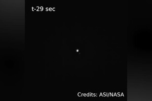 L'impatto della sonda Dart ripreso in due video in timelapse (ANSA)