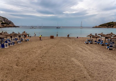 Una spiaggia delle isole Baleari (ANSA)