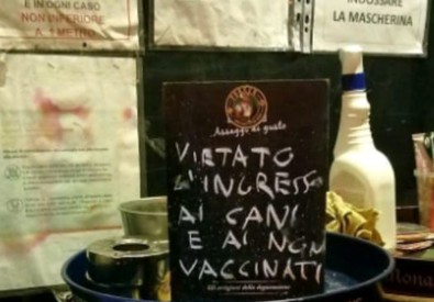 'Stop a cani e No Vax', minacce dopo provocazione pub Torino (ANSA)