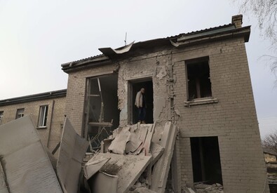 Edificio bombardato in Ucraina (ANSA)