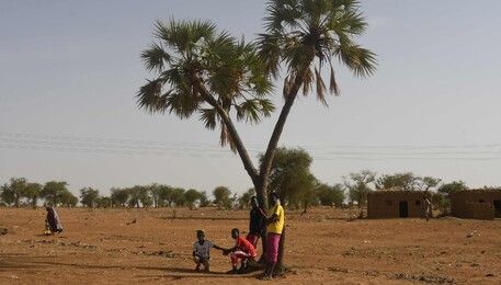 Una immagine di vita quotidiana in Burkina Faso (ANSA)