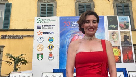 Stefania Auci vince la 70/a edizione del Premio Bancarella (ANSA)