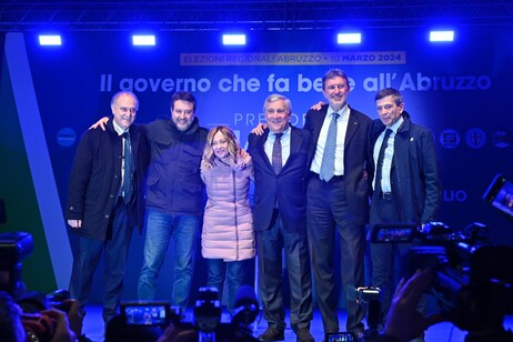 Meloni, Salvini, Tajani, Cesa, Lupi e Marsilio