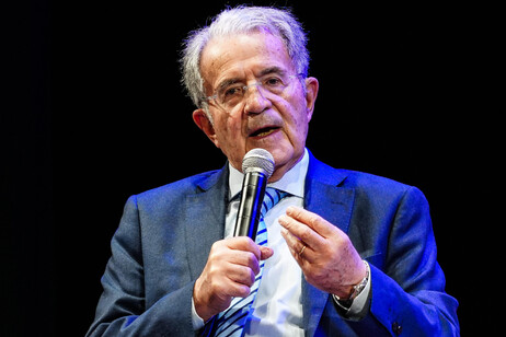 Prodi, "L'Europa deve cambiare le regole per un nuovo allargamento"