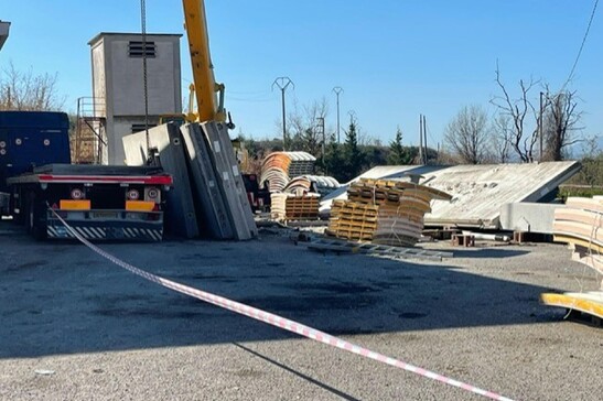 Operaio muore schiacciato da lastra di cemento in Calabria