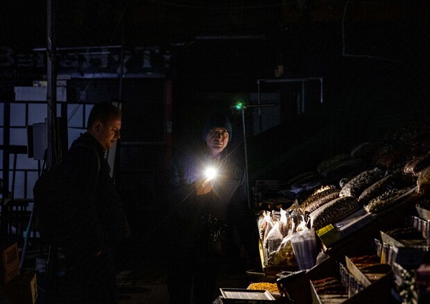 Metsola e Nardella propongono invio generatori corrente a Kiev (foto: AFP)