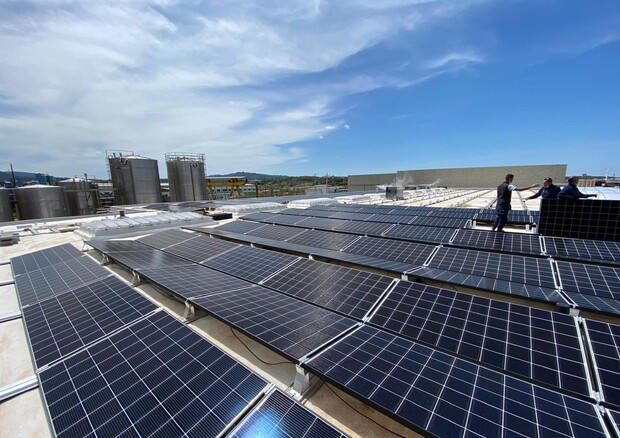 Il solare a batteria vola in Italia col bonus del 110% (foto: ANSA)