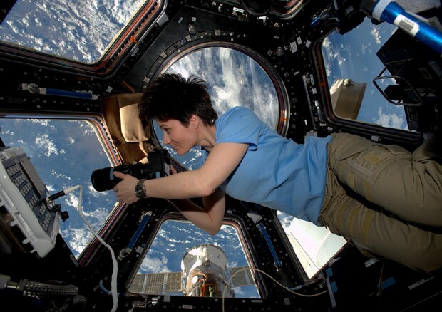 Metsola si collega con 'Astro Samantha' dalla stazione spaziale (ANSA)