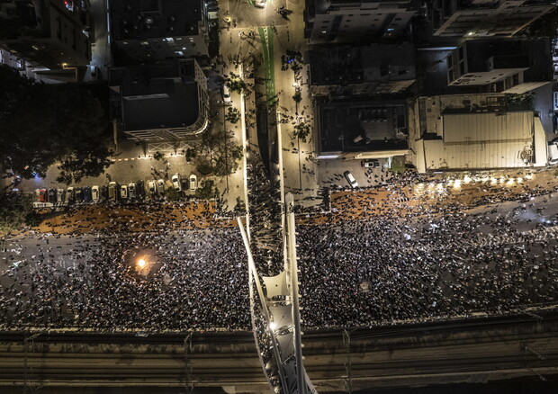 Protest against the government controversial justice system reform in Tel Aviv (ANSA)