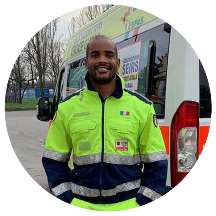 Mata Maxime Esuite Mband. Giocatore per il Zebra Rugby Club e per la nazionale italiana, volontario  sulle ambulanze per l'Associazione Seirs Croce Gialla di Parma (foto: ANSA)