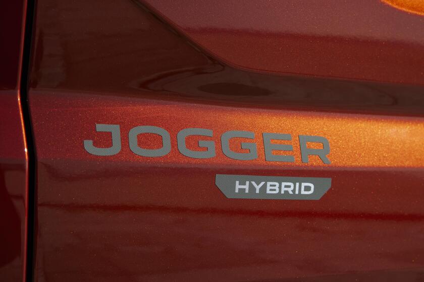 Dacia Jogger Hybrid 140 - RIPRODUZIONE RISERVATA