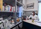 Un medico di base al telefono nel suo studio a Roma © Ansa