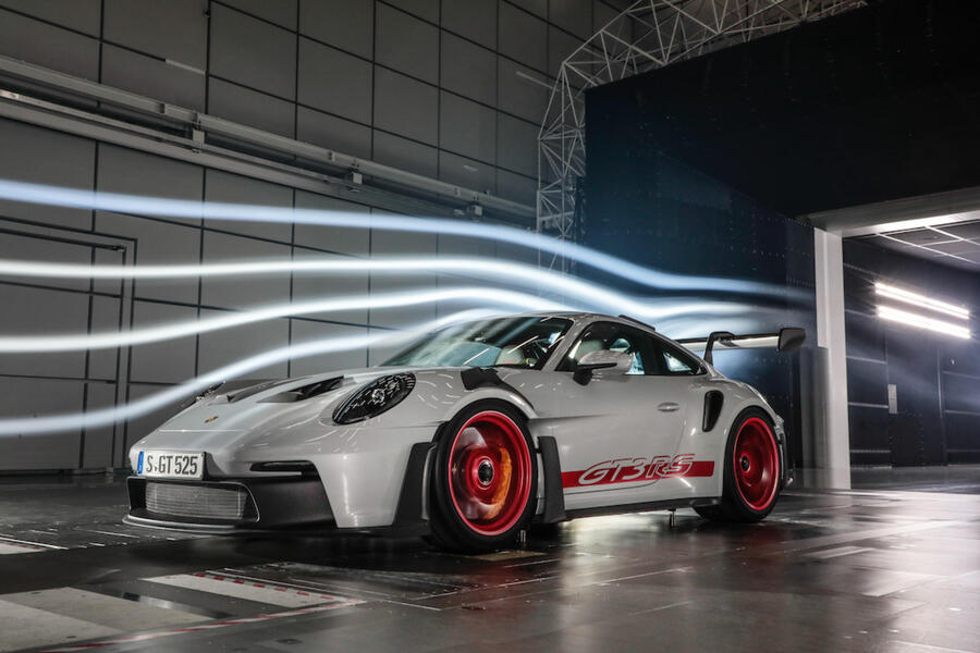Strada-pista-strada con la Porsche 911 GT3 RS © Ansa