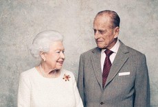 Elisabetta II e il Principe Filippo di Edimburgo ritratti nel 70 ° anniversario di matrimonio 20 novembre 2017.  Foto Matt Holyoak