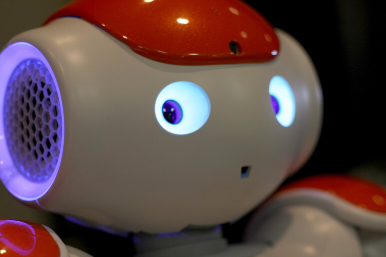 Il robot Nao, che interagisce con le persone grazie a ChatGPT (fonte: Steve Rainwater, Pixabay) - RIPRODUZIONE RISERVATA