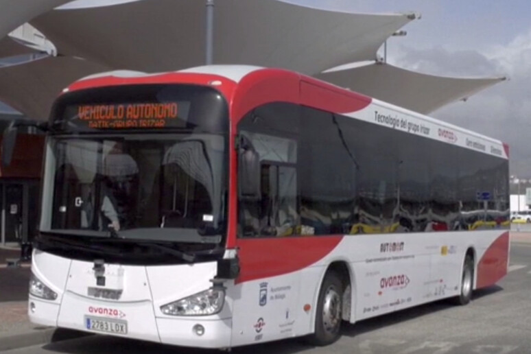 Autobus senza conducente in servizio a Malaga - RIPRODUZIONE RISERVATA