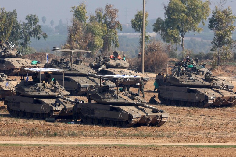 Tank israeliani in azione © ANSA/AFP