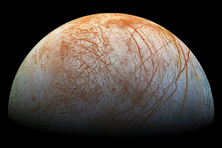 Svelato il mistero delle venature rosse sulla superficie di una delle lune di Giove, Europa (fonte: NASA/JPL/Galileo) - RIPRODUZIONE RISERVATA