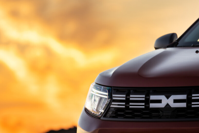 Con la nuova identità visuale Dacia Duster cambia marcia - RIPRODUZIONE RISERVATA