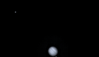 L'immagine, risultato della fusione di diversi scatti fatti dalla fotocamera Draco della sonda Dart, mostra Giove e i suoi satelliti; da sinistra a destra: Ganimede, Giove, Europa, Io e Callisto (Fonte: NASA/Johns Hopkins APL) (ANSA)