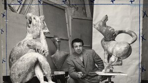Pericle Fazzini nello studio con Sibilla, Cavallo e Busto d'uomo, 1947, Archivio Storico Pericle Fazzini (ANSA)