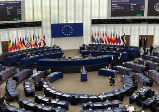 Emiciclo Parlamento europeo a Strasburgo (ANSA)