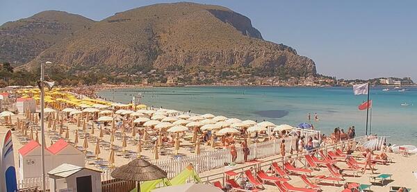 Inizia stagione balneare in Sicilia © ANSA