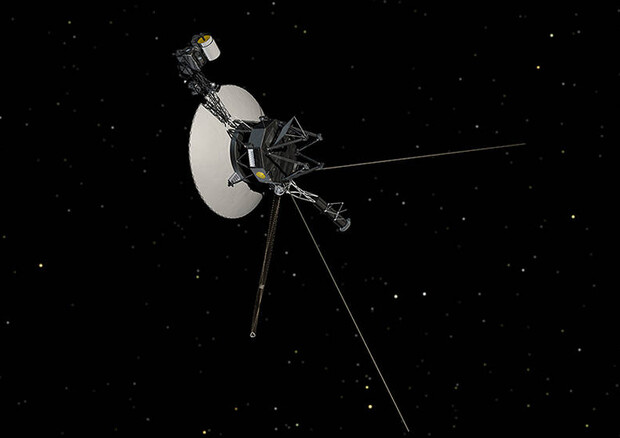 Rappresentazione artistica della sonda Voyager-1 nello spazio interstellare (fonte: NASA/JPL-Caltech) © Ansa