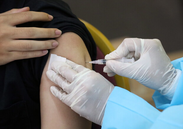 Vaccino per il Covid © ANSA