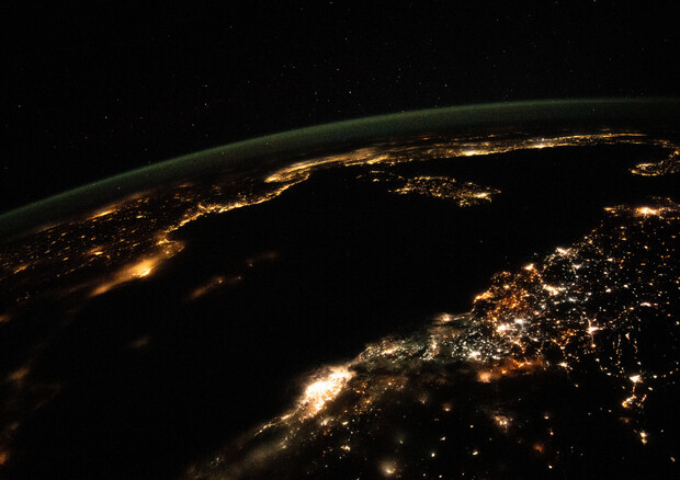 L'area del Mediterraneo fotografata dalla Stazione Spaziale (fonte: NASA) © Ansa