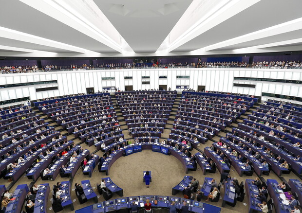 L'Eurocamera fissa i paletti per l'IA, 'un voto storico' © EPA