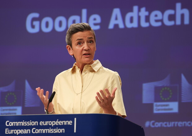 L'Ue a Google, 'ceda parte dei servizi pubblicitari' © EPA